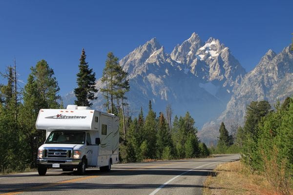 Camper, berglandschap 2 - Fraserway