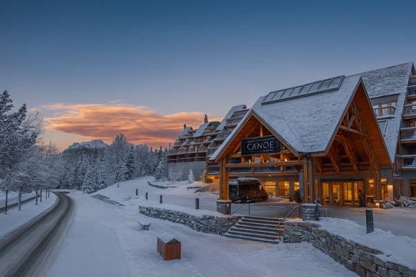 Hotel Canoe & Suites in de winter - Foto Banff Lodging Company
